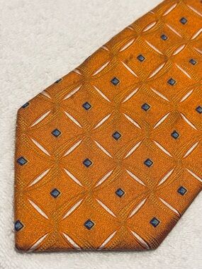 Brand New Corporate Power Tie By JOS A. BANK (Signature Collection)